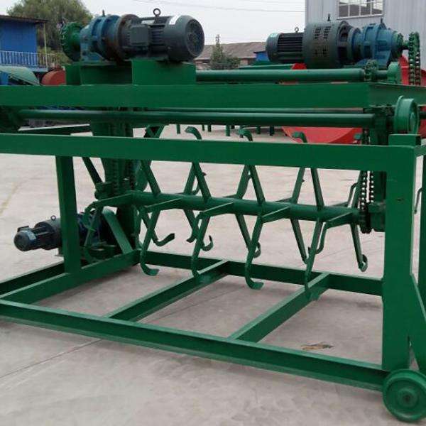 有機肥生產線翻拋設備實拍