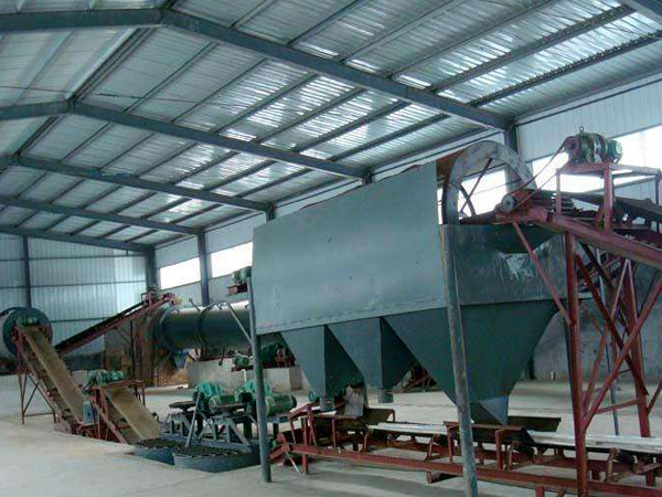 堆制有機(jī)肥需要注意哪些問題？常用的好氧發(fā)酵設(shè)備有哪些？